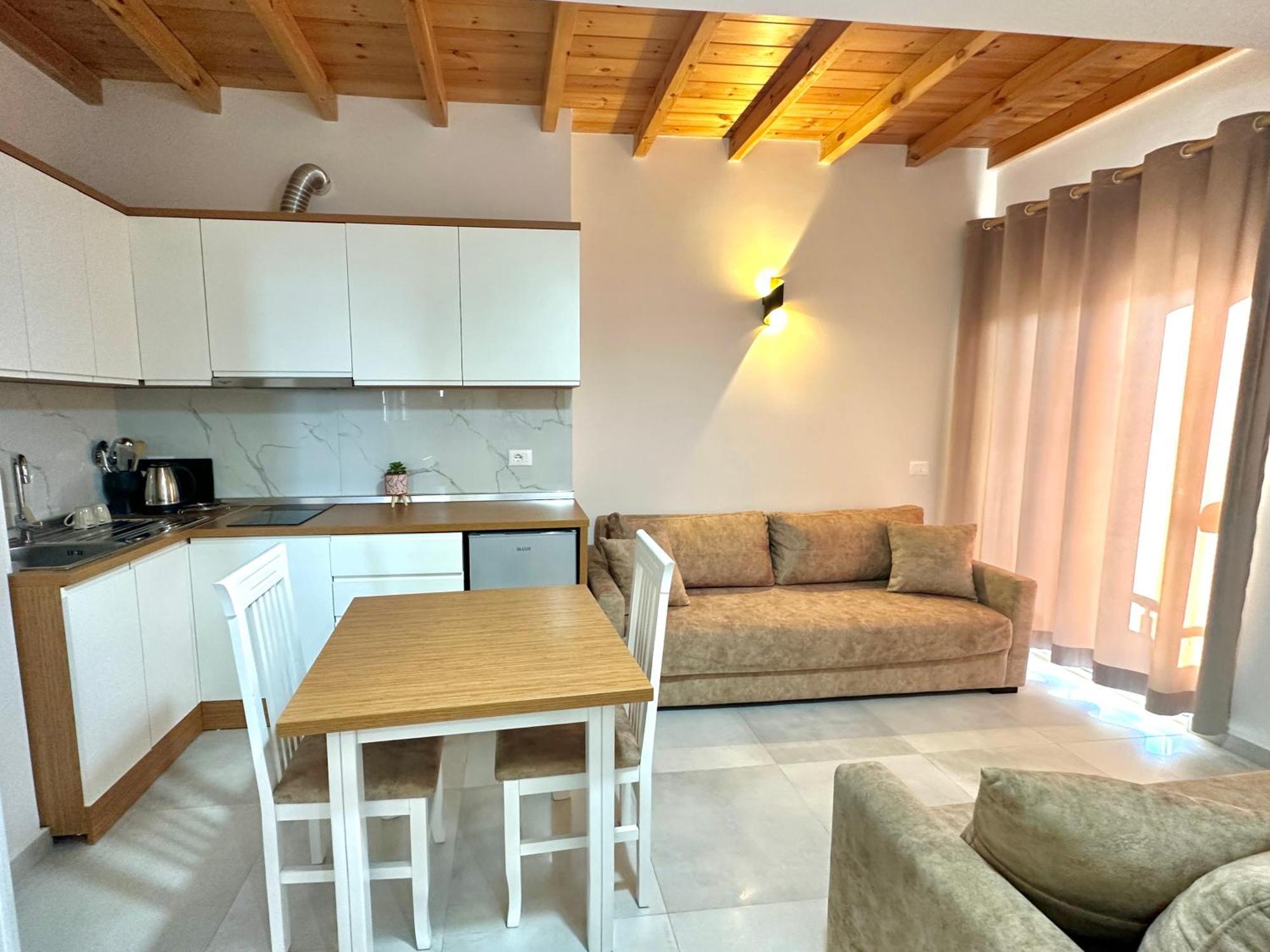Maison Apartments Vlorë エクステリア 写真