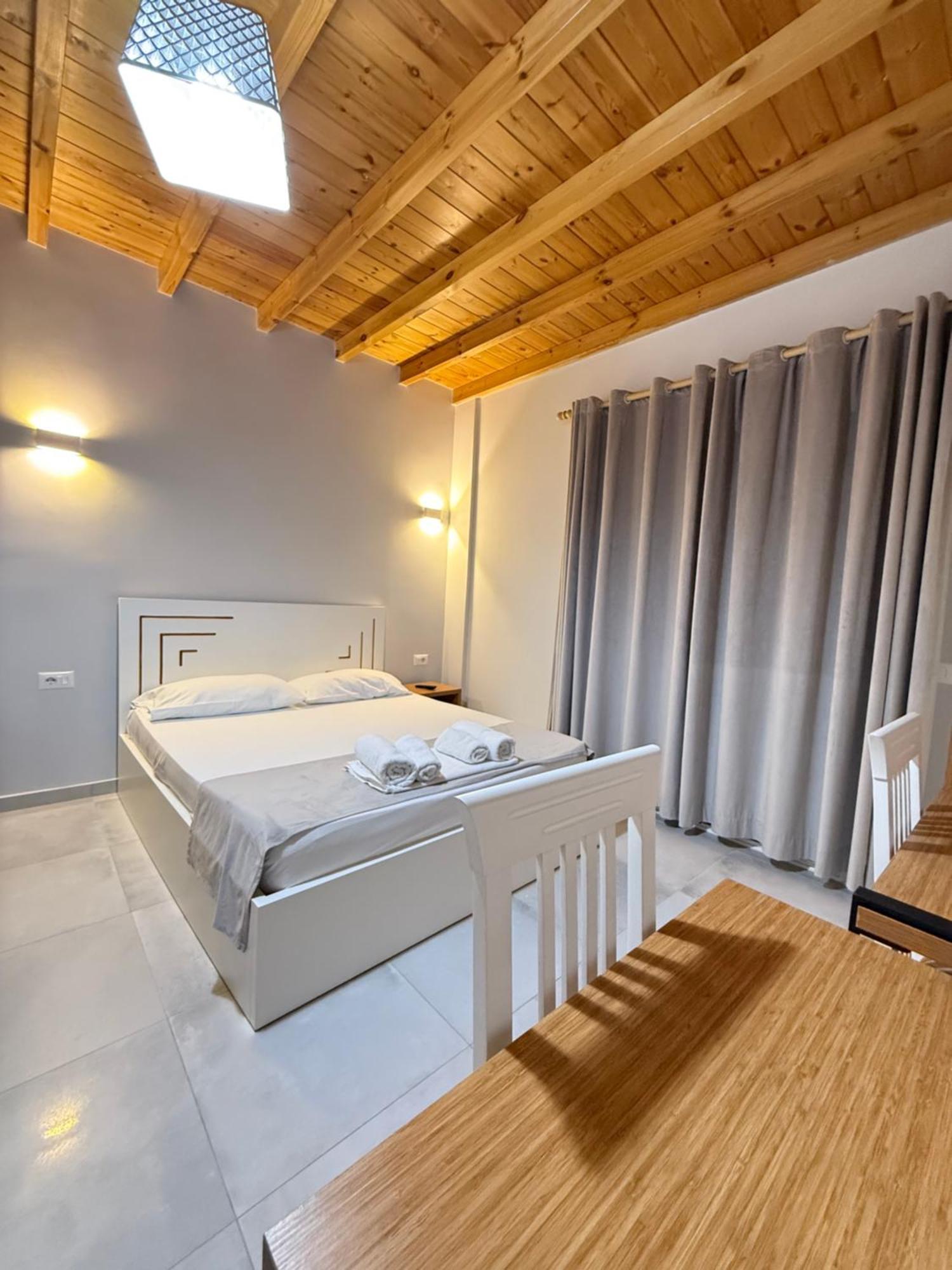 Maison Apartments Vlorë エクステリア 写真