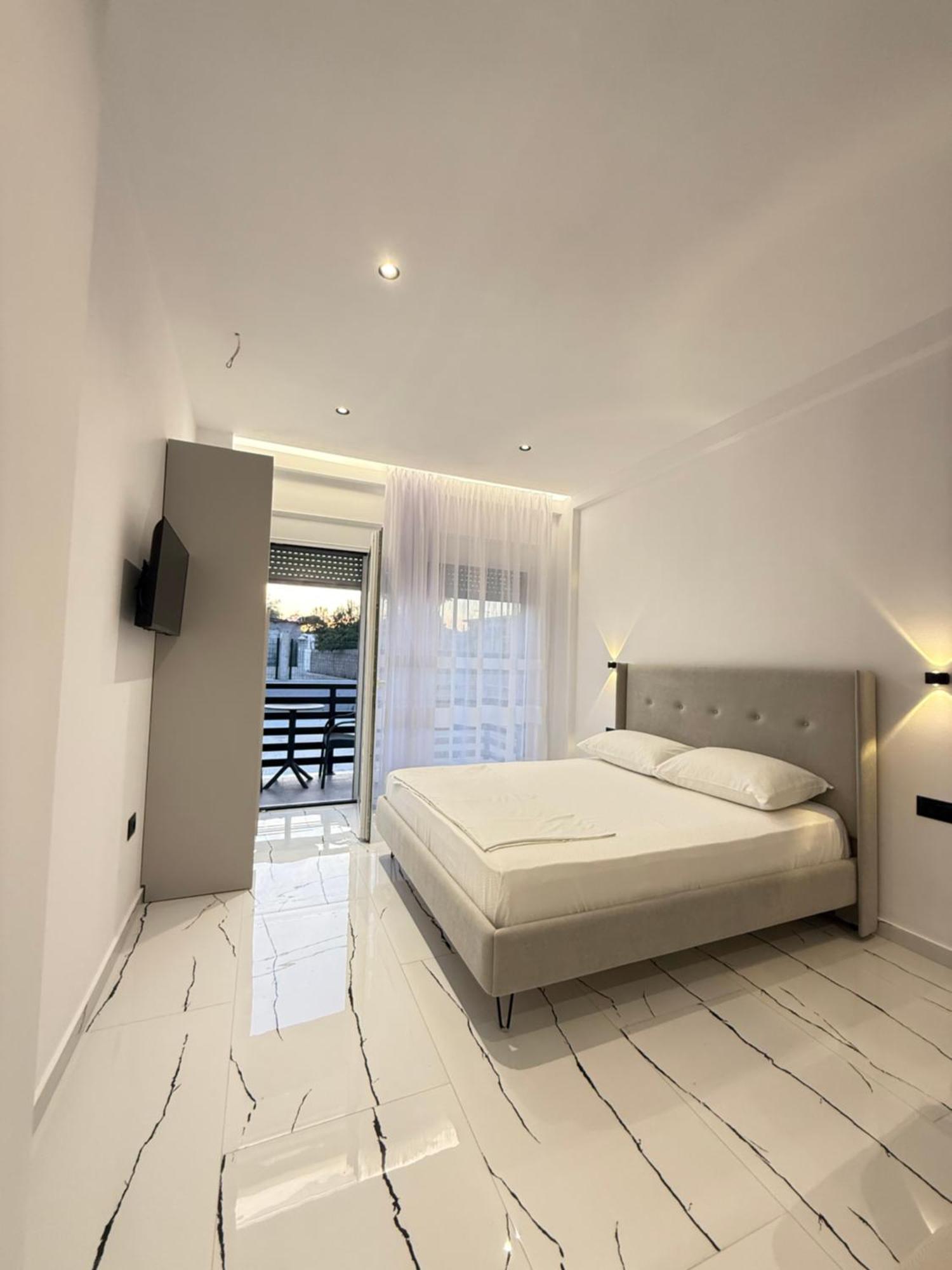 Maison Apartments Vlorë エクステリア 写真